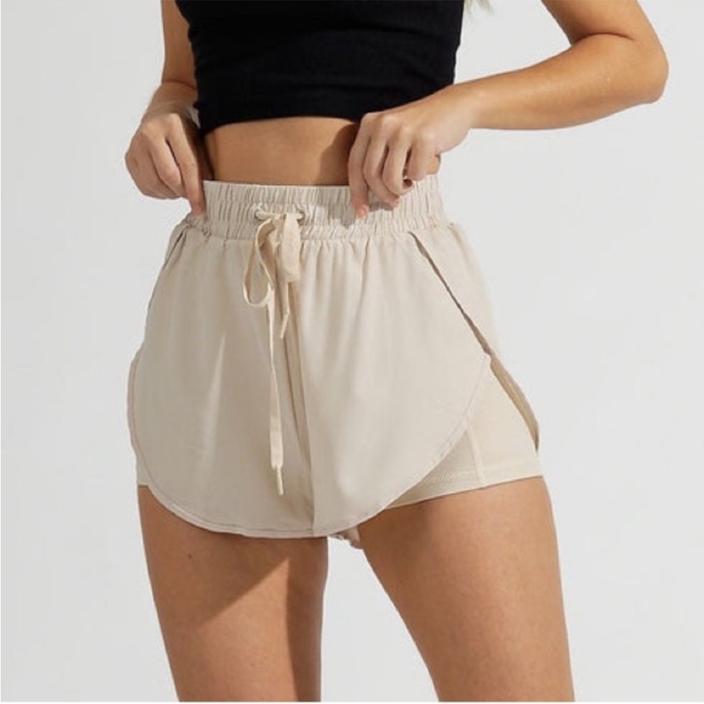 Buffbunny Collection Lifesaver Shorts - Size Medium - Picture 6 of 9